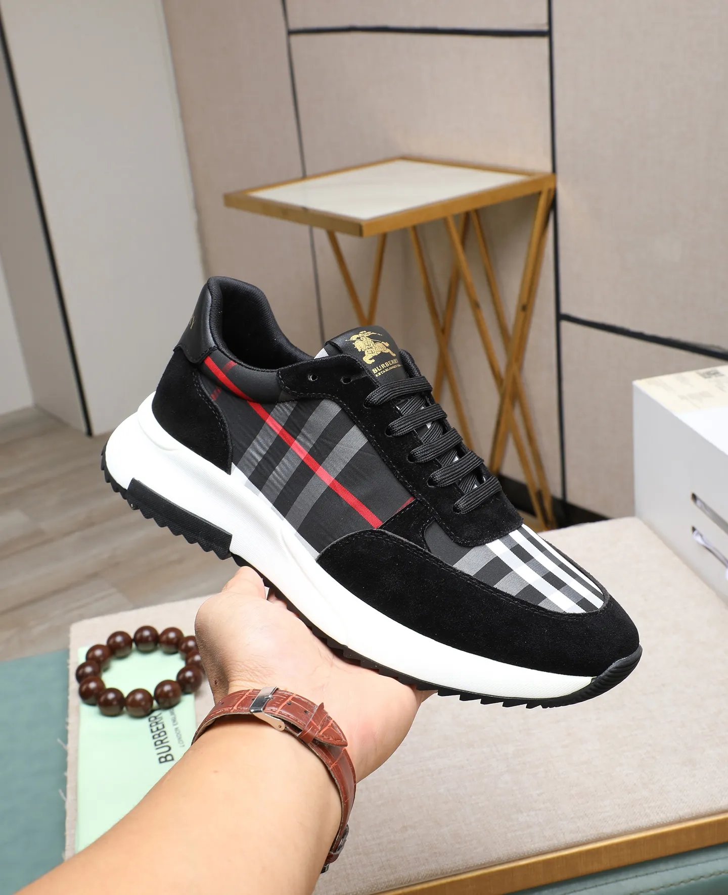Men's shoes 💰460 ❤️❤️❤️[BURBERRY] Burberry purchasing agent 🔍Men's 🚹New model is synchronized with the official website, the upper is made of imported fabrics, and the lining is genuine leather. Completely 1⃣:1⃣ replica🇮🇹, non-slip and wear-resistant rubber outsole ⚠original factory goods, 🔍🔍high quality, please look at the details, welcome to compare⚠Size: 38-44